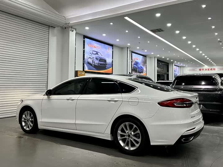 Фото 2 - Ford Mondeo