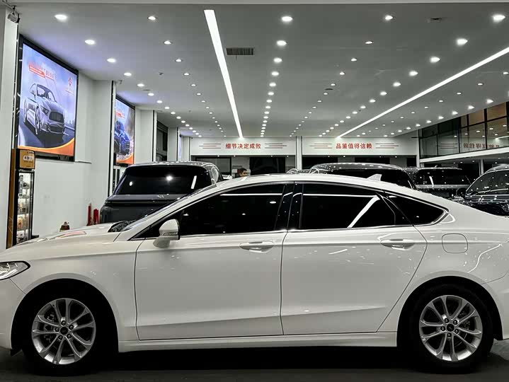 Фото 4 - Ford Mondeo