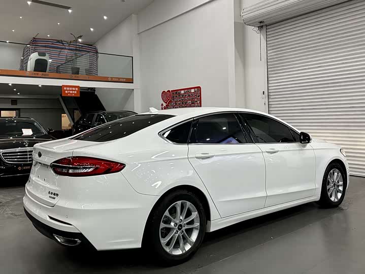 Фото 6 - Ford Mondeo