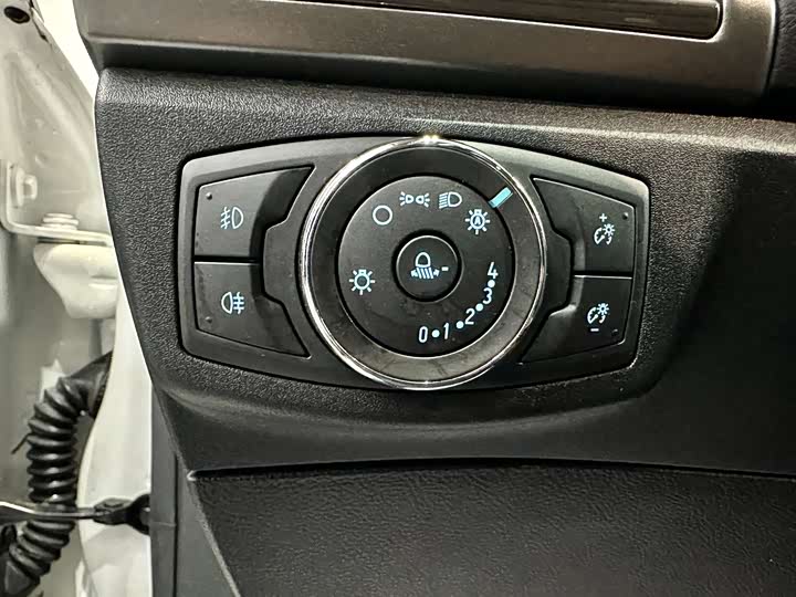 Фото 8 - Ford Mondeo