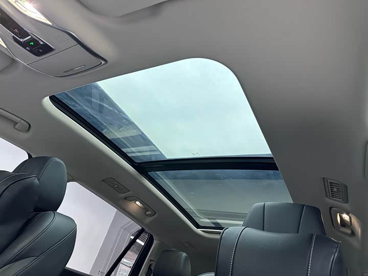 Фото 8 - Hongqi HS7