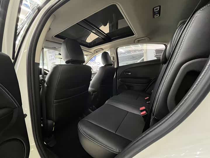 Фото 7 - Honda Vezel