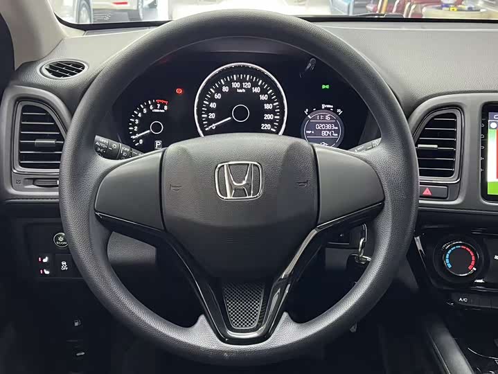 Фото 9 - Honda Vezel