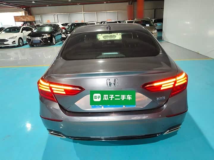 Фото 6 - Honda Inspire