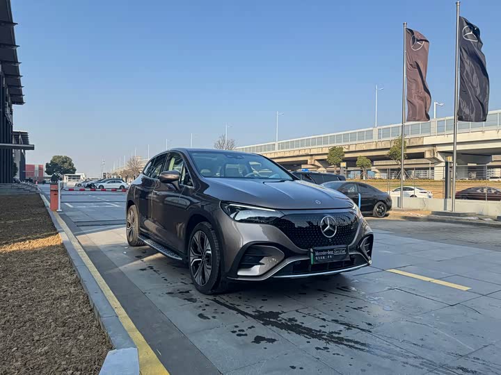 Фото 4 - Mercedes-Benz EQE SUV