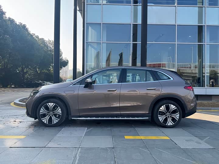 Фото 5 - Mercedes-Benz EQE SUV