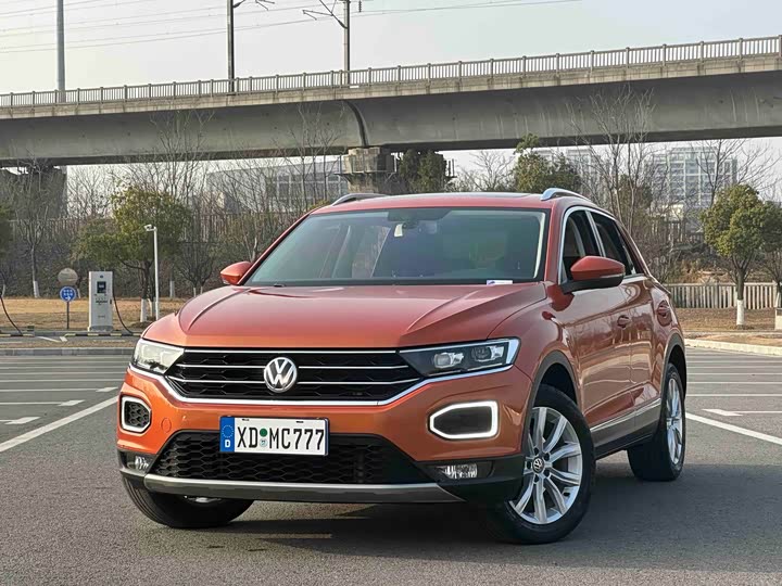 Фото 1 - Volkswagen T-Roc