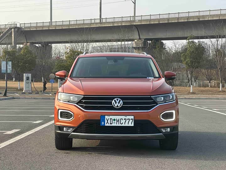 Фото 2 - Volkswagen T-Roc