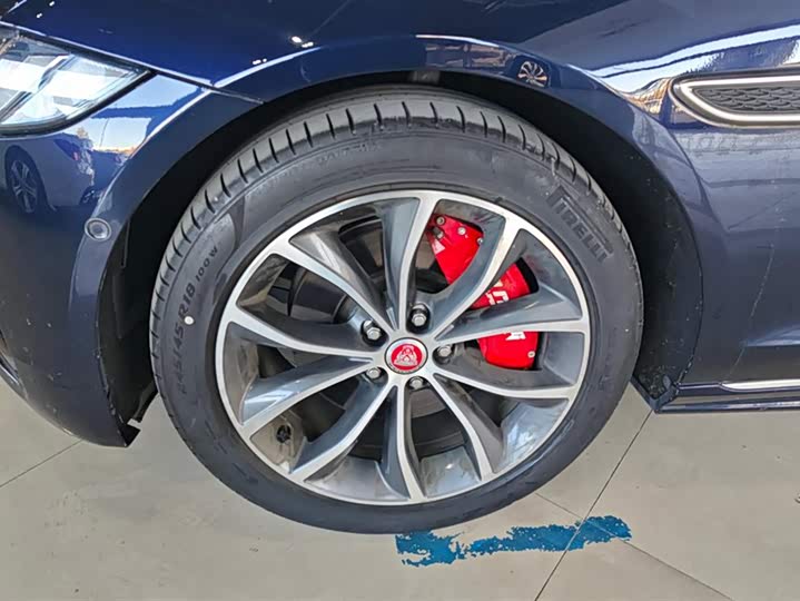 Фото 6 - Jaguar XF L