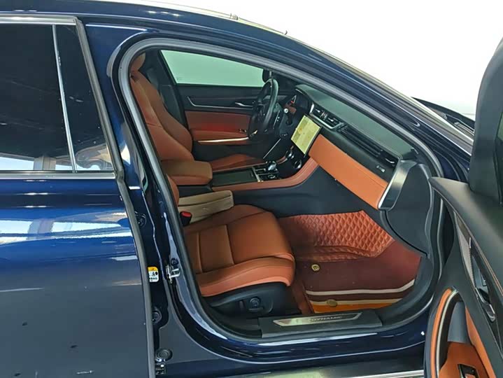 Фото 8 - Jaguar XF L