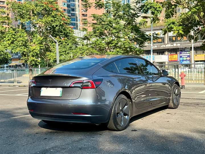Фото 7 - Tesla Model 3