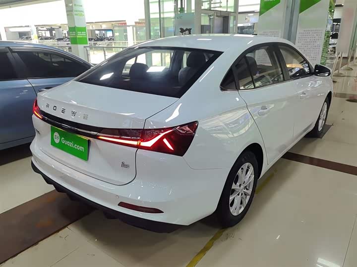 Фото 7 - Roewe i5