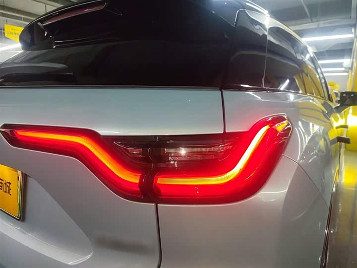 Фото 8 - Nio ES6