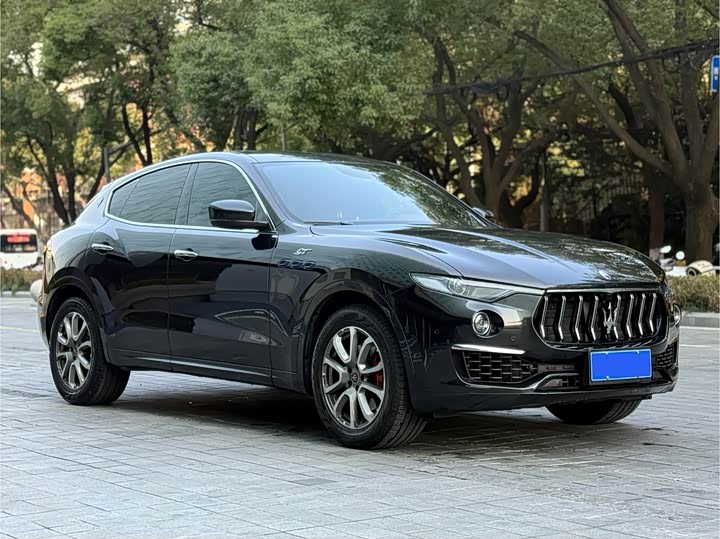 Фото 2 - Maserati Levante