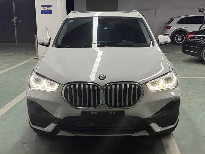 Фото 2 - BMW X1