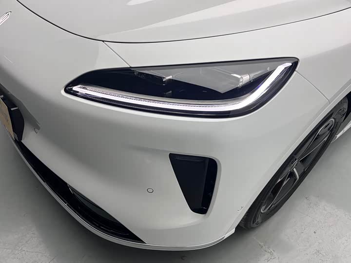 Фото 7 - Shangjie (Huawei × SAIC) H5