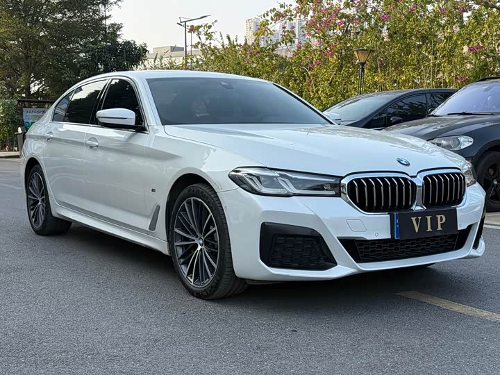 Фото 3 - BMW 5 Series