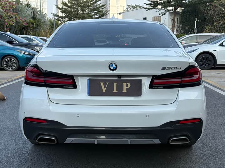 Фото 9 - BMW 5 Series