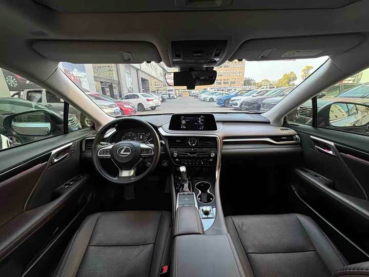 Фото 5 - Lexus RX