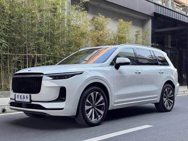 Фото 1 - LiXiang One