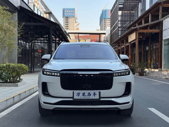 Фото 2 - LiXiang One