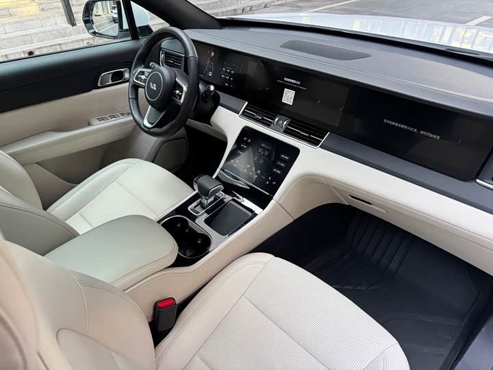 Фото 8 - LiXiang One