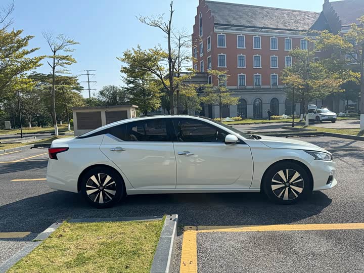 Фото 4 - Nissan Teana