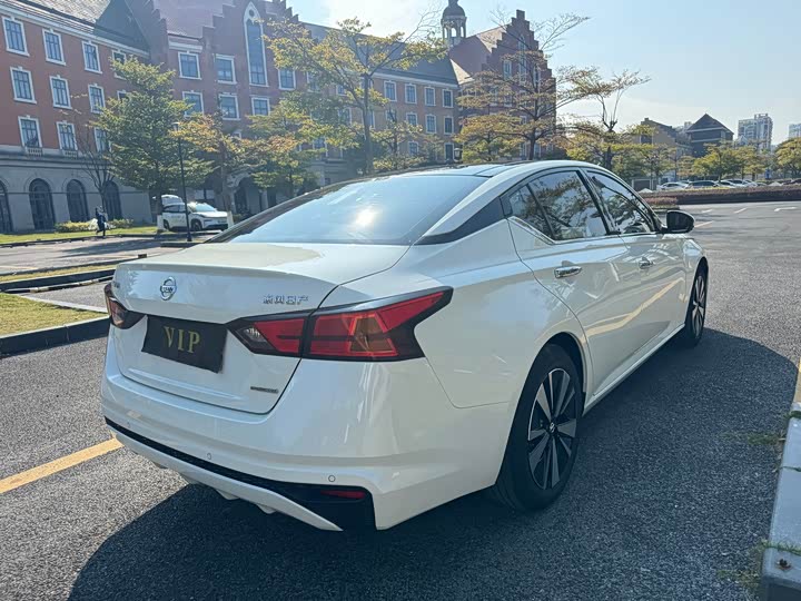 Фото 5 - Nissan Teana