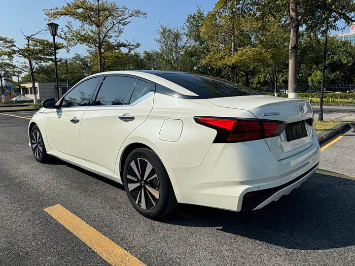 Фото 7 - Nissan Teana