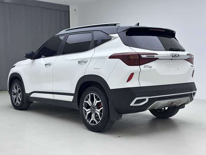 Фото 6 - Kia KX3