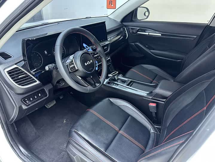 Фото 7 - Kia KX3