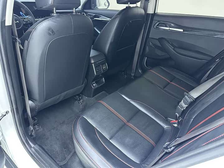 Фото 8 - Kia KX3