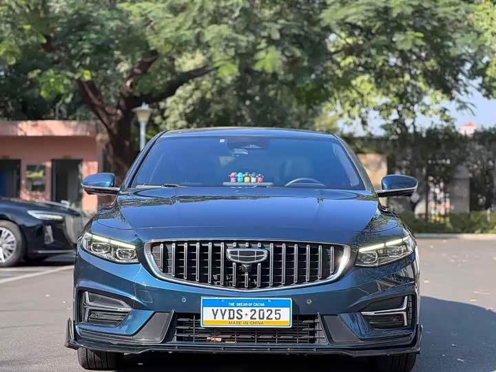 Фото 2 - Geely Preface