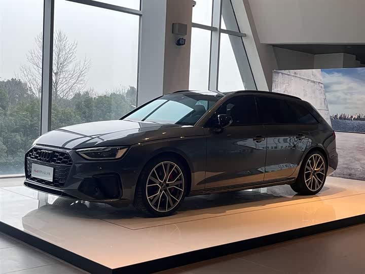 Фото 1 - Audi S4