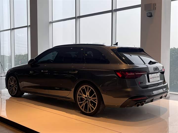 Фото 4 - Audi S4