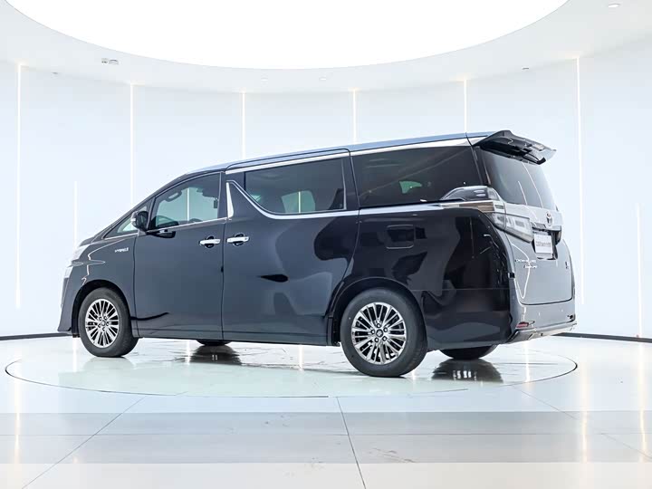 Фото 2 - Toyota Vellfire