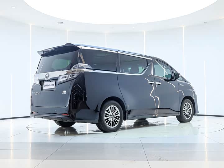 Фото 9 - Toyota Vellfire