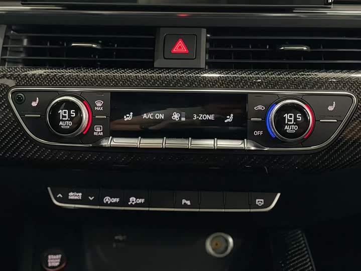 Фото 9 - Audi RS 4