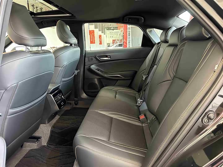 Фото 5 - Toyota Avalon