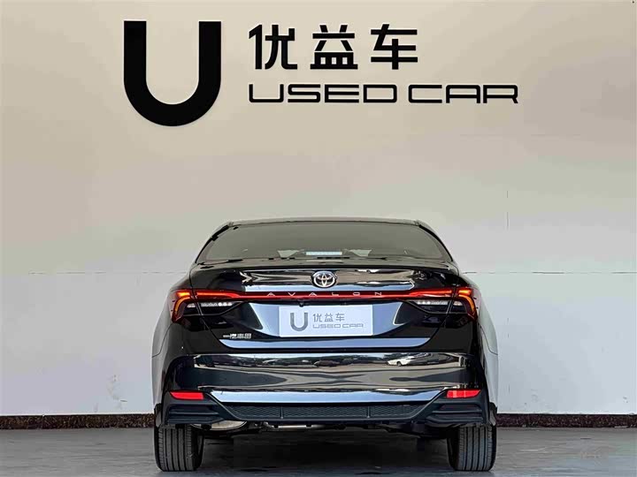 Фото 8 - Toyota Avalon