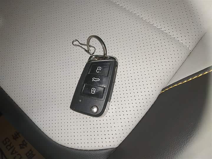 Фото 9 - Volkswagen T-Cross