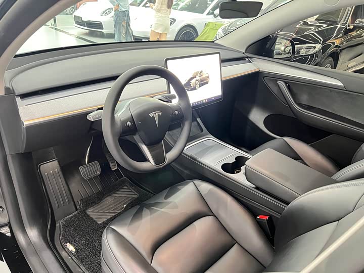 Фото 7 - Tesla Model Y