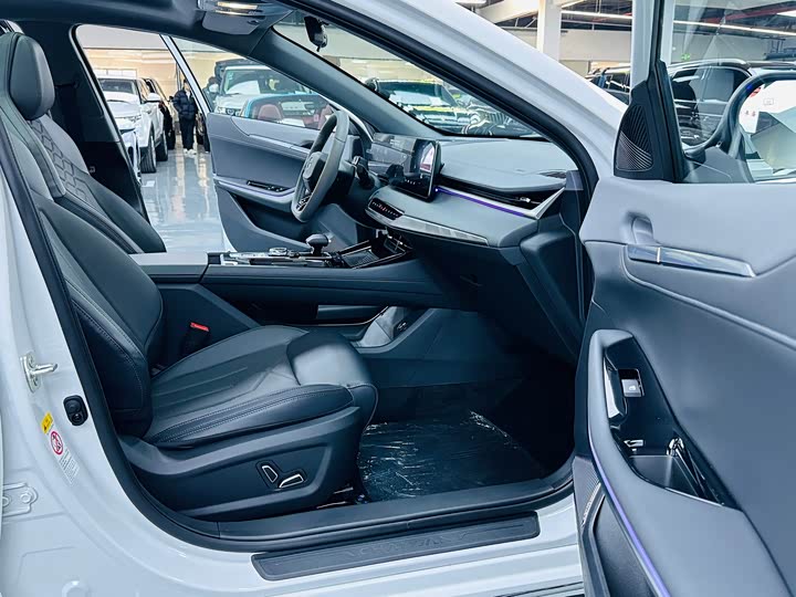 Фото 8 - Changan Raeton Plus