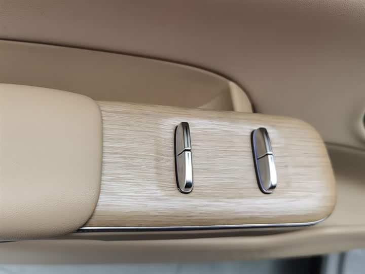 Фото 9 - Exeed Sterra ET