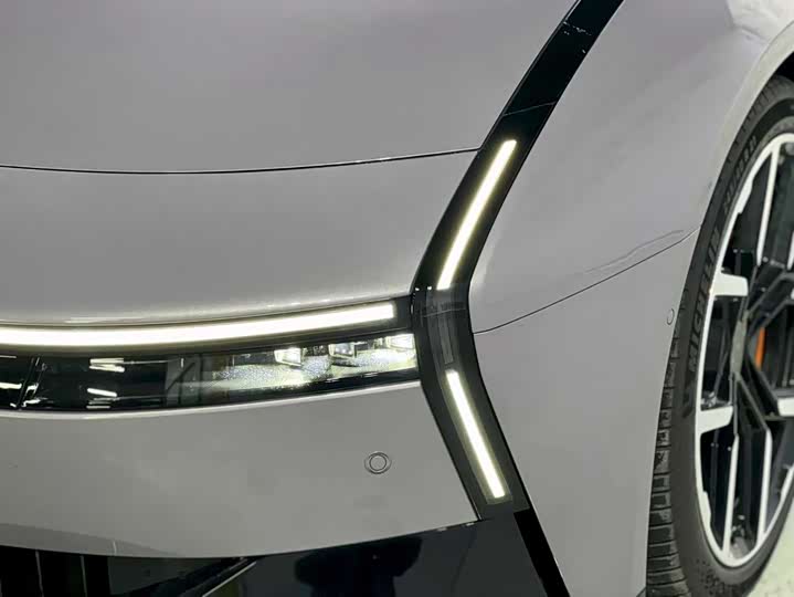 Фото 8 - XPeng P7