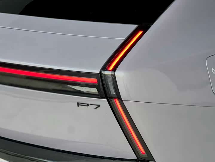 Фото 9 - XPeng P7