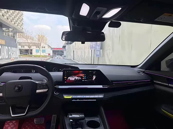 Фото 4 - Changan UNI-V