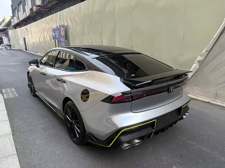 Фото 9 - Changan UNI-V