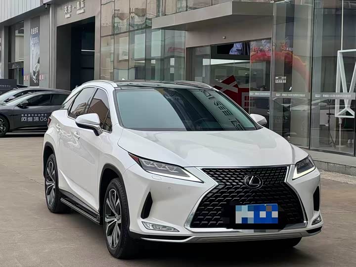 Фото 1 - Lexus RX