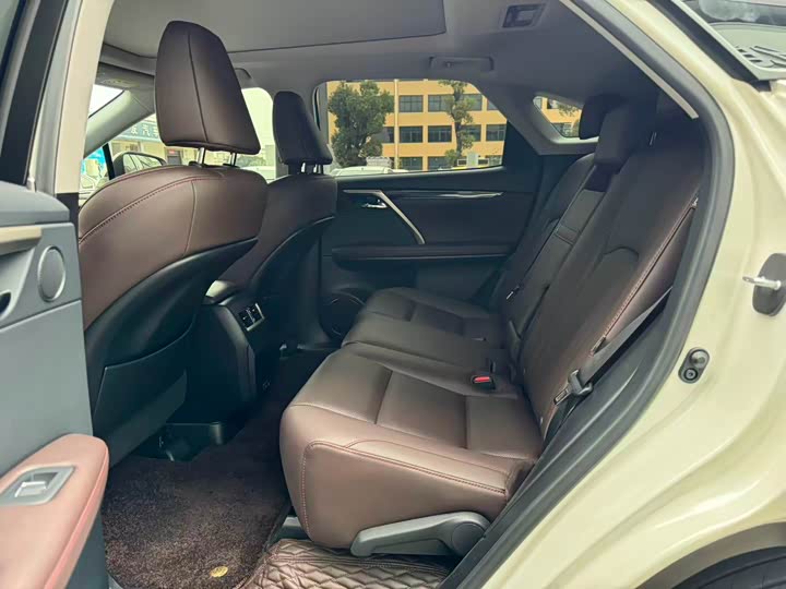 Фото 5 - Lexus RX